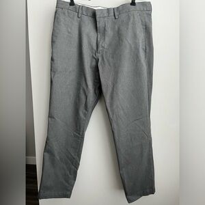 Banana Republic chinos Aiden slim fit  size 36 x 30